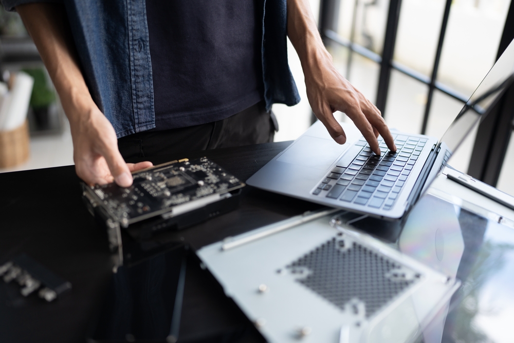 Replacing Computer When Should You Consider Replacing Your Laptop Screen in Kansas City ...